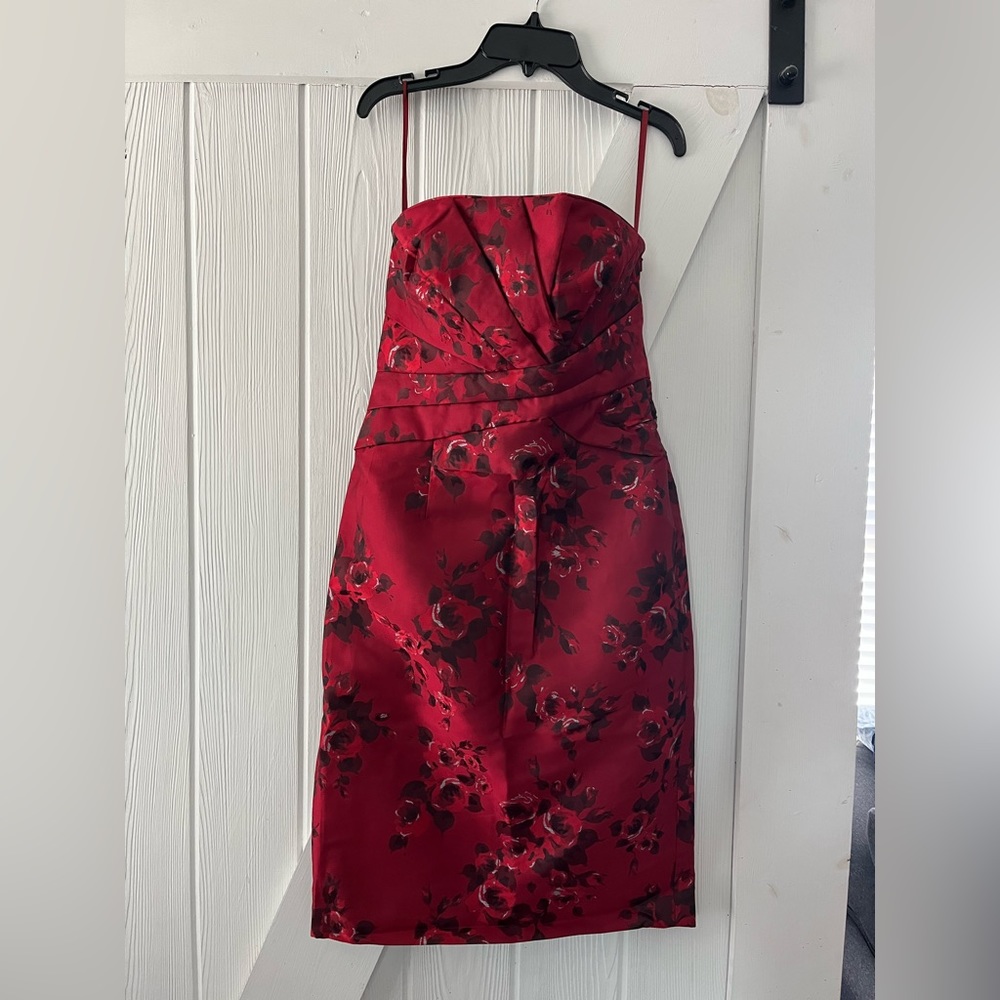 White House Black Market Strapless Red Cocktail Dress Sz 4 NWT
